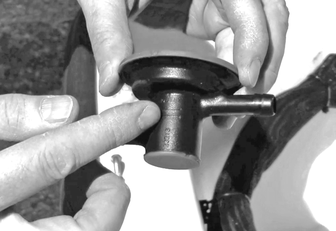 Boaters Find Newest Portable Outboard Fuel Tanks Not All They’re